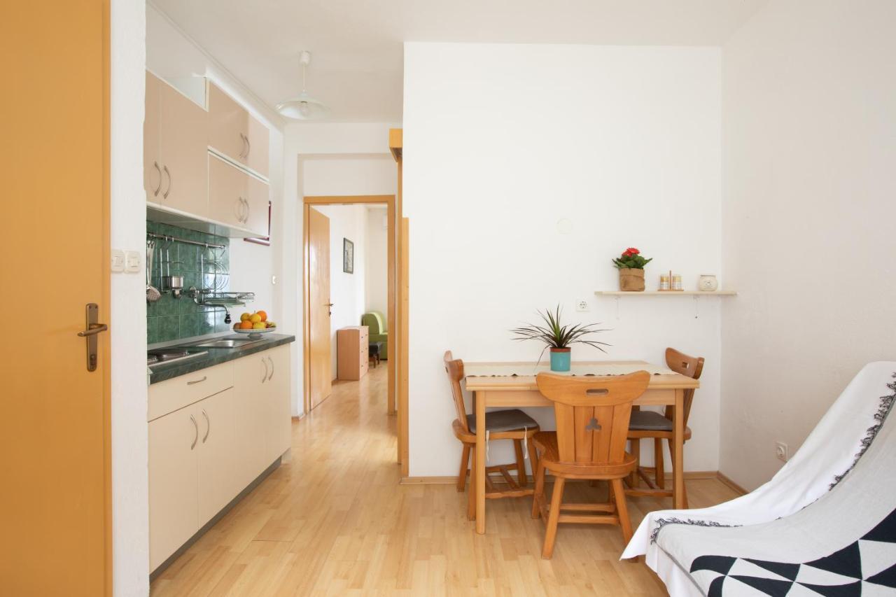 Pine And Sunshine Apartments พอดโกรา ภายนอก รูปภาพ