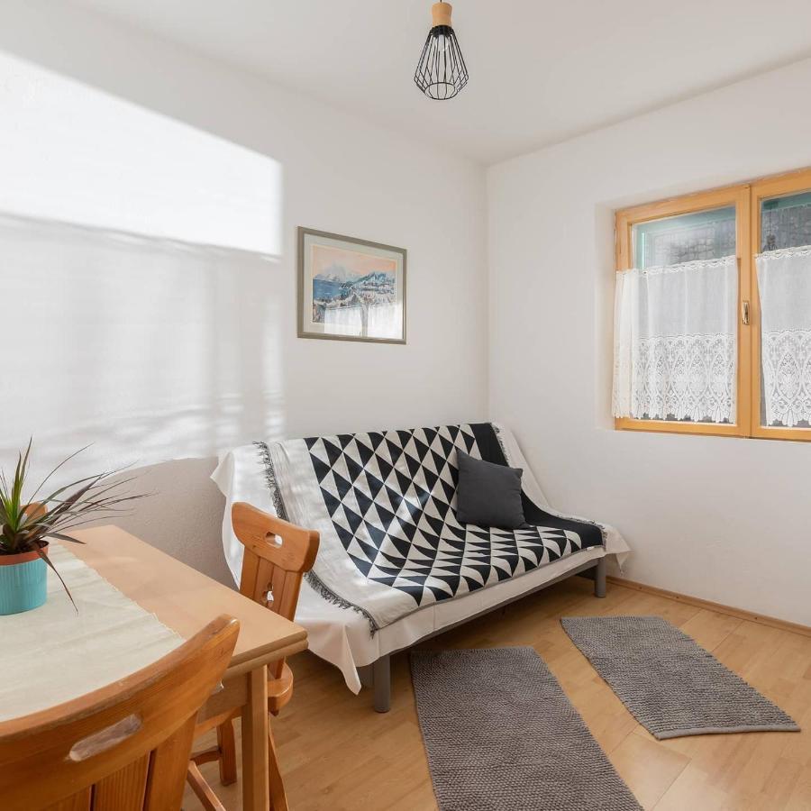 Pine And Sunshine Apartments พอดโกรา ภายนอก รูปภาพ