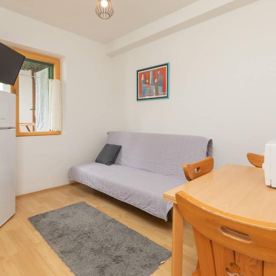 Pine And Sunshine Apartments พอดโกรา ภายนอก รูปภาพ